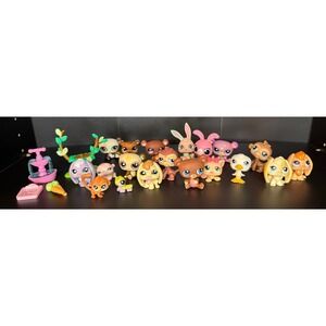 Littlest Pet Shop LPS Lot 19 Pets + 4 Accessories Inch Worm Bear Rabbit Monkey